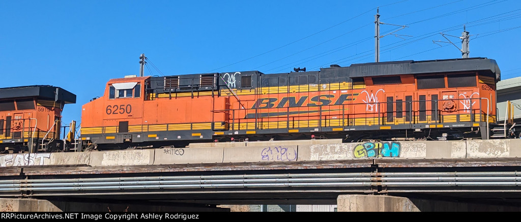 BNSF 6250